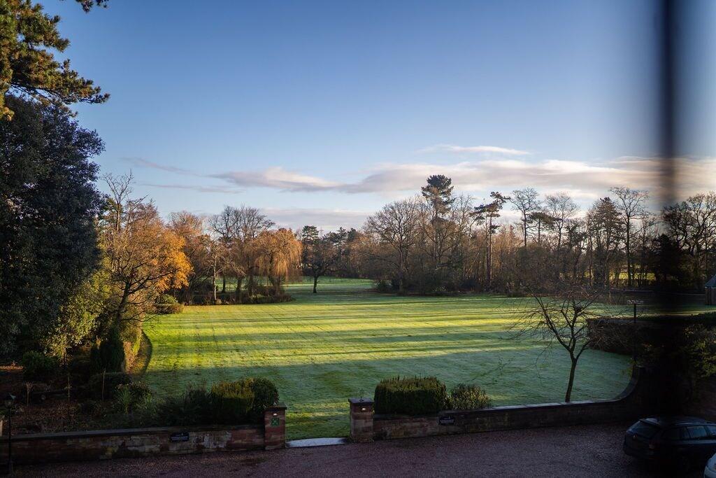 Inglewood Manor Hotel Ledsham  ภายนอก รูปภาพ